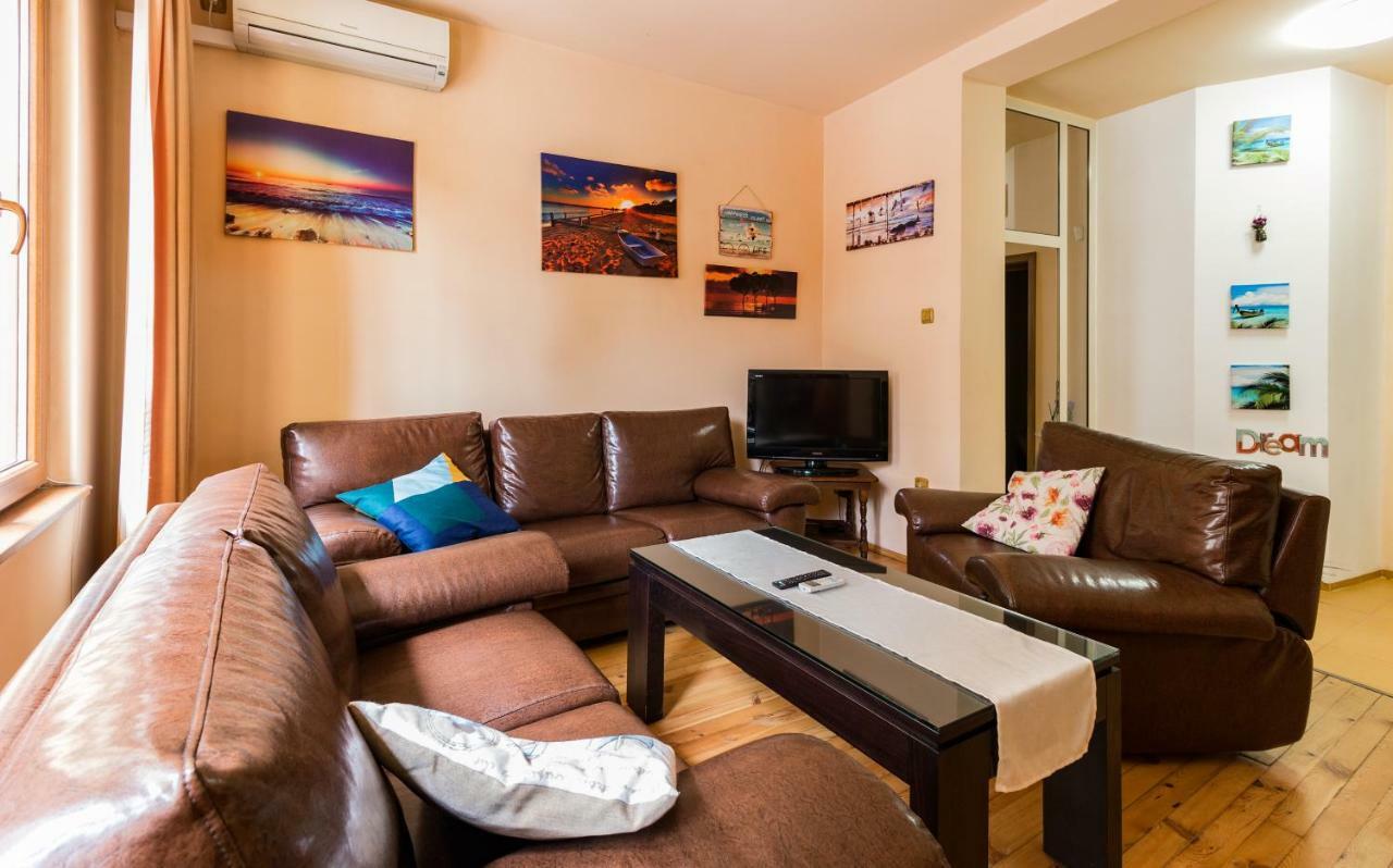 The Rocky House - Central & Private 2Bdr By Flat Mаnager Płowdiw Zewnętrze zdjęcie